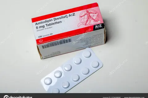 Scatola e blister di Amlodipina 5 mg, farmaco per la pressione.