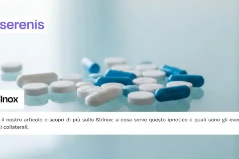 Pastiglie e capsule, tra cui Stilnox 10 mg, su sfondo azzurro. Articolo informativo disponibile.