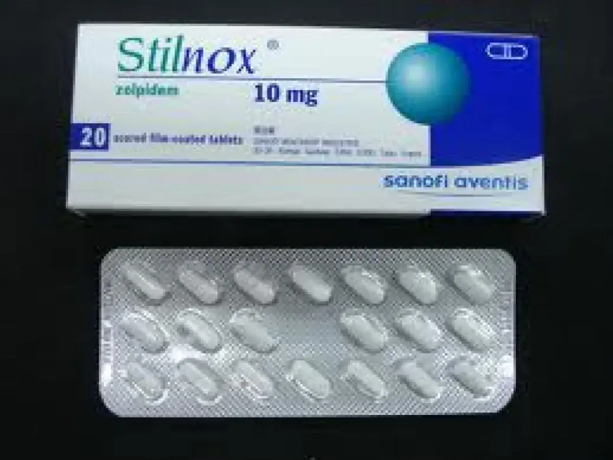 Confezione di Stilnox 10 mg con blister di compresse.